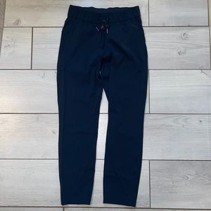 Lululemon On The Fly Pant *Woven 27" size 4